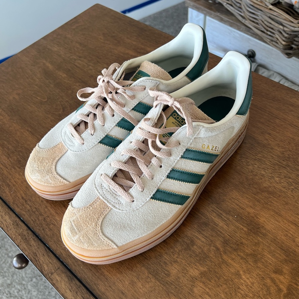 Adidas Gazelle. Womens 10. True to size.